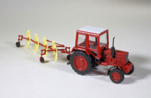 Duo Bautz Spinne en Belarus MTS-80 van Busch