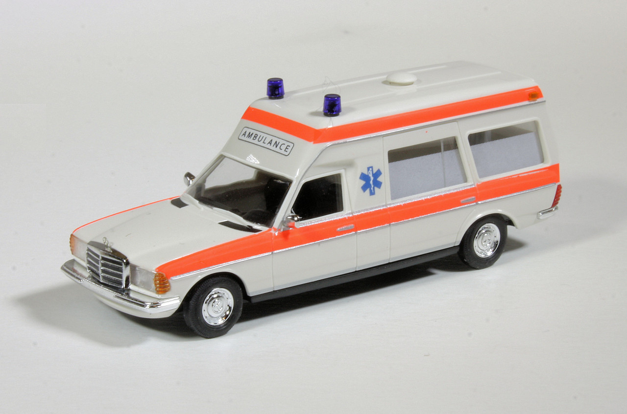 Een zekere congestie dutje Nederlandse Ambulance - NAMAC en Auto in Miniatuur - NAMAC en AIM