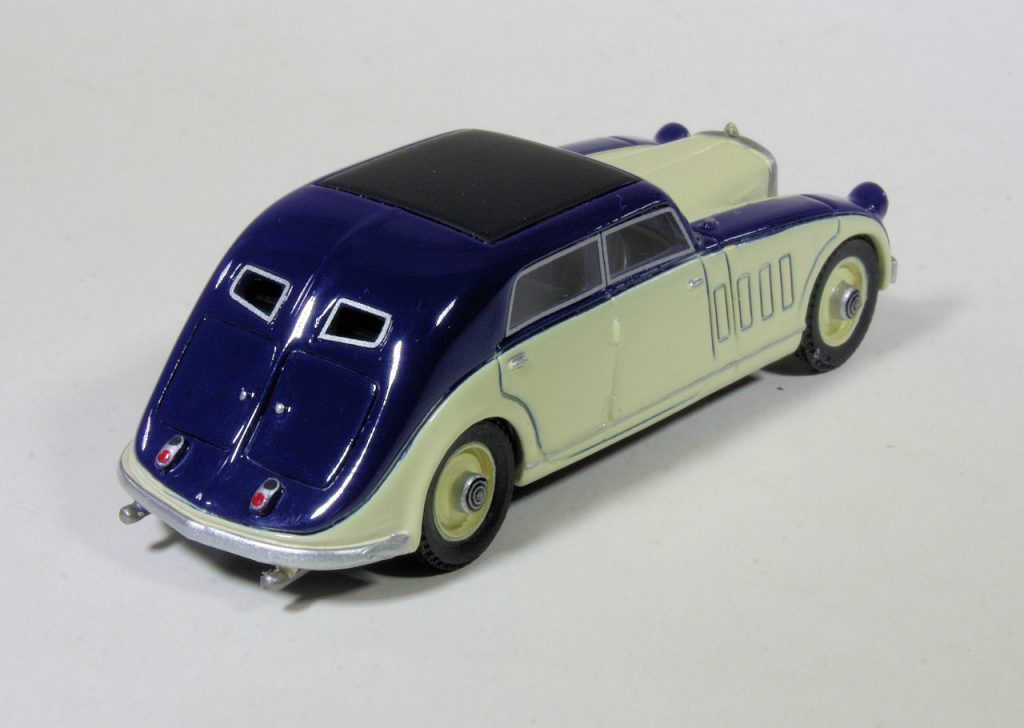 187 BOS Maybach Zeppelin DS8 Stromlinie Spohn rechts achter