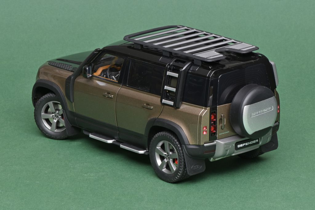 18AlmostR-Landrover Defender 110_2