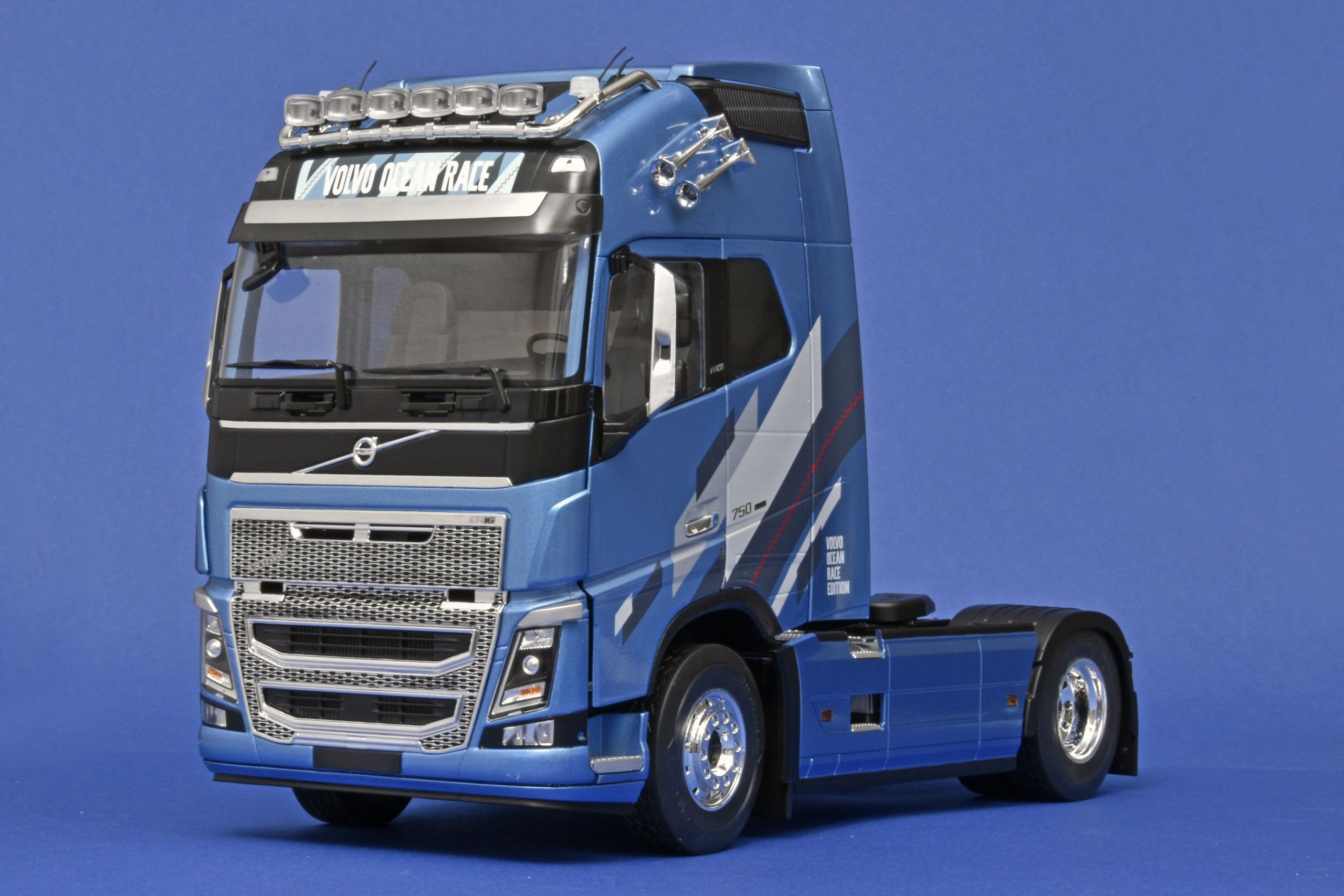 Volvo FH16 XL Cab 2018, Premium ClassiXXs 1:18