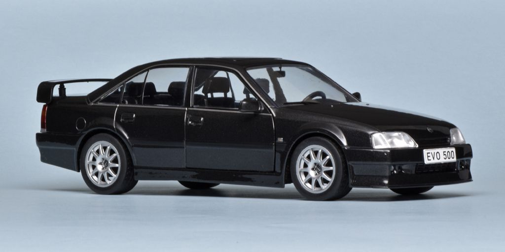 24WhiteBox-Opel Omega Evolution 500 1991-1