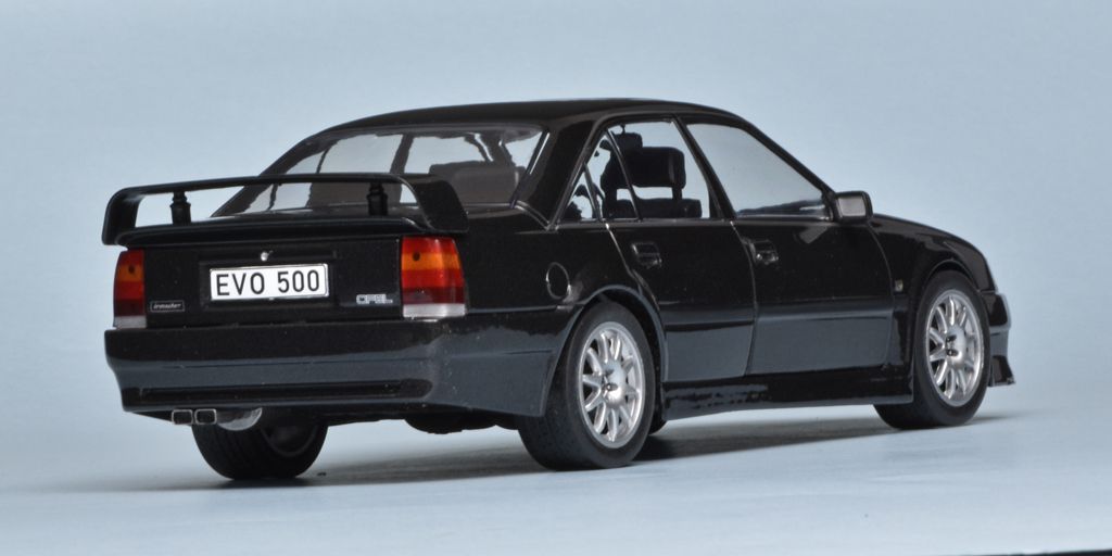 24WhiteBox-Opel Omega Evolution 500 1991-2