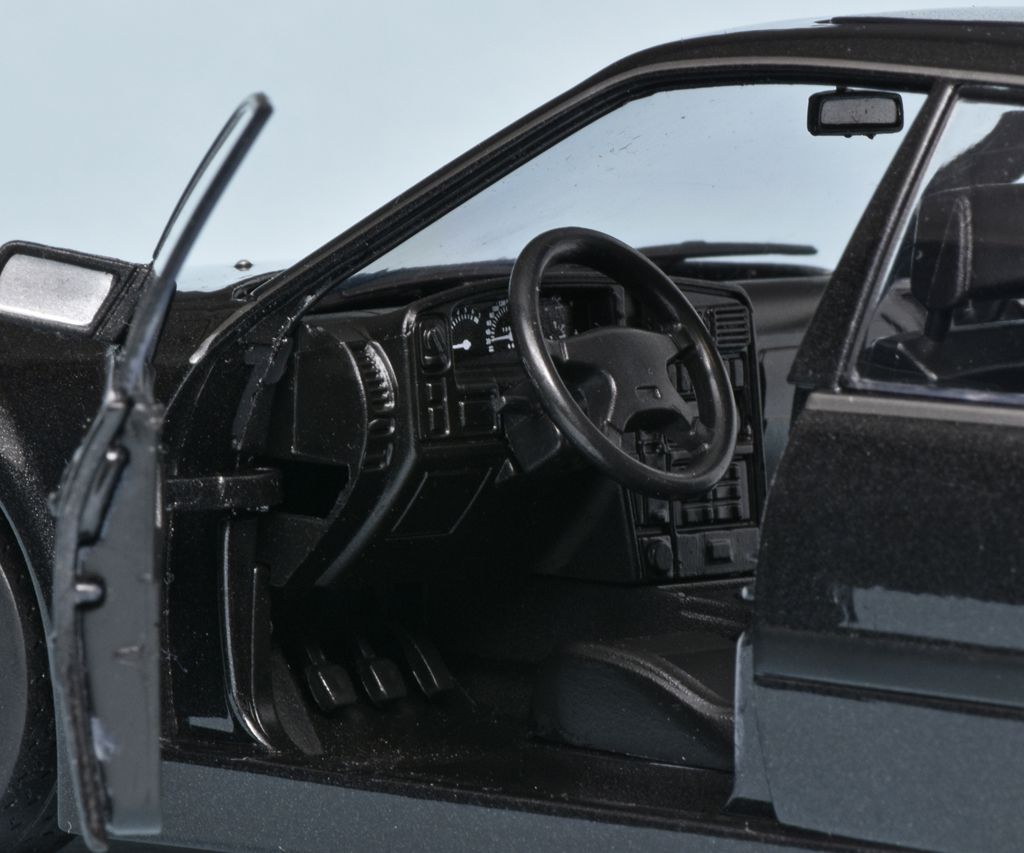 24WhiteBox-Opel Omega Evolution 500 1991-3