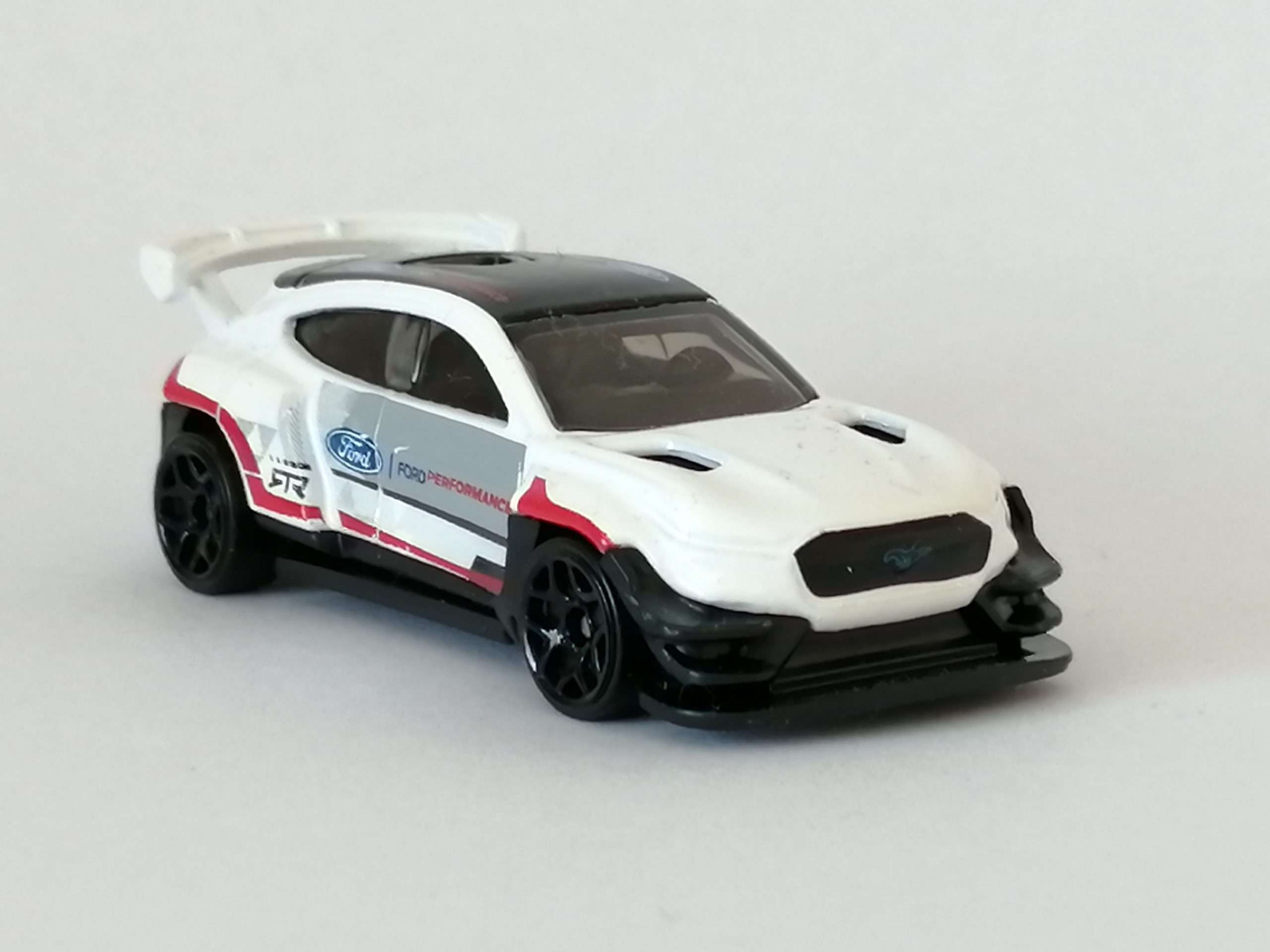 3 inch Hot Wheels Ford Mustang Mach E 1400