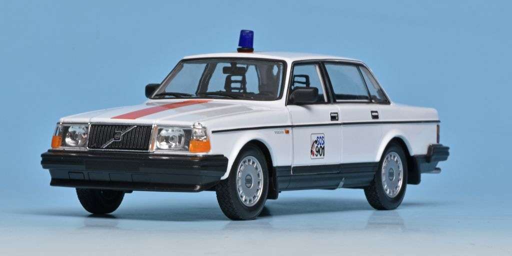 24welly Volvo 240 GL Politie Belgie 1986 2
