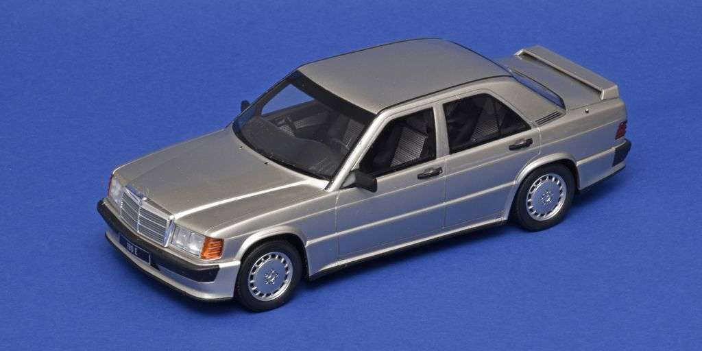 118 OttOmobile Mercedes Benz 190E 2.5 16V 1993 hoog