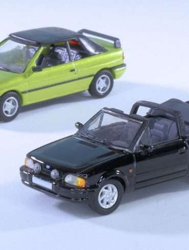 187 PCX87 Ford Escort Mk4 Cabriolet met Busch