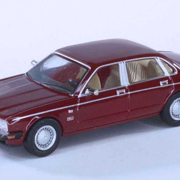 187 PCX87 Jaguar XJ40