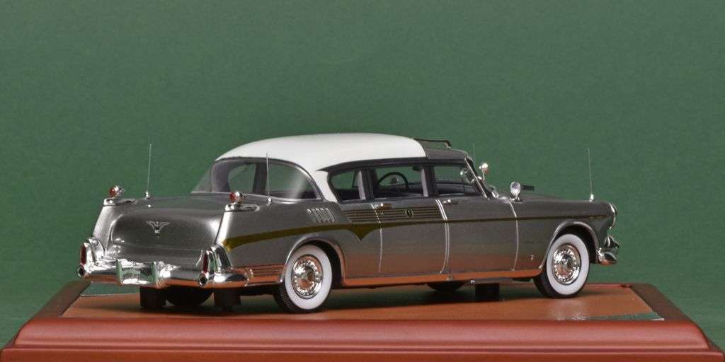 43CMF Imperial Crown Ghia Limousine 1956 3