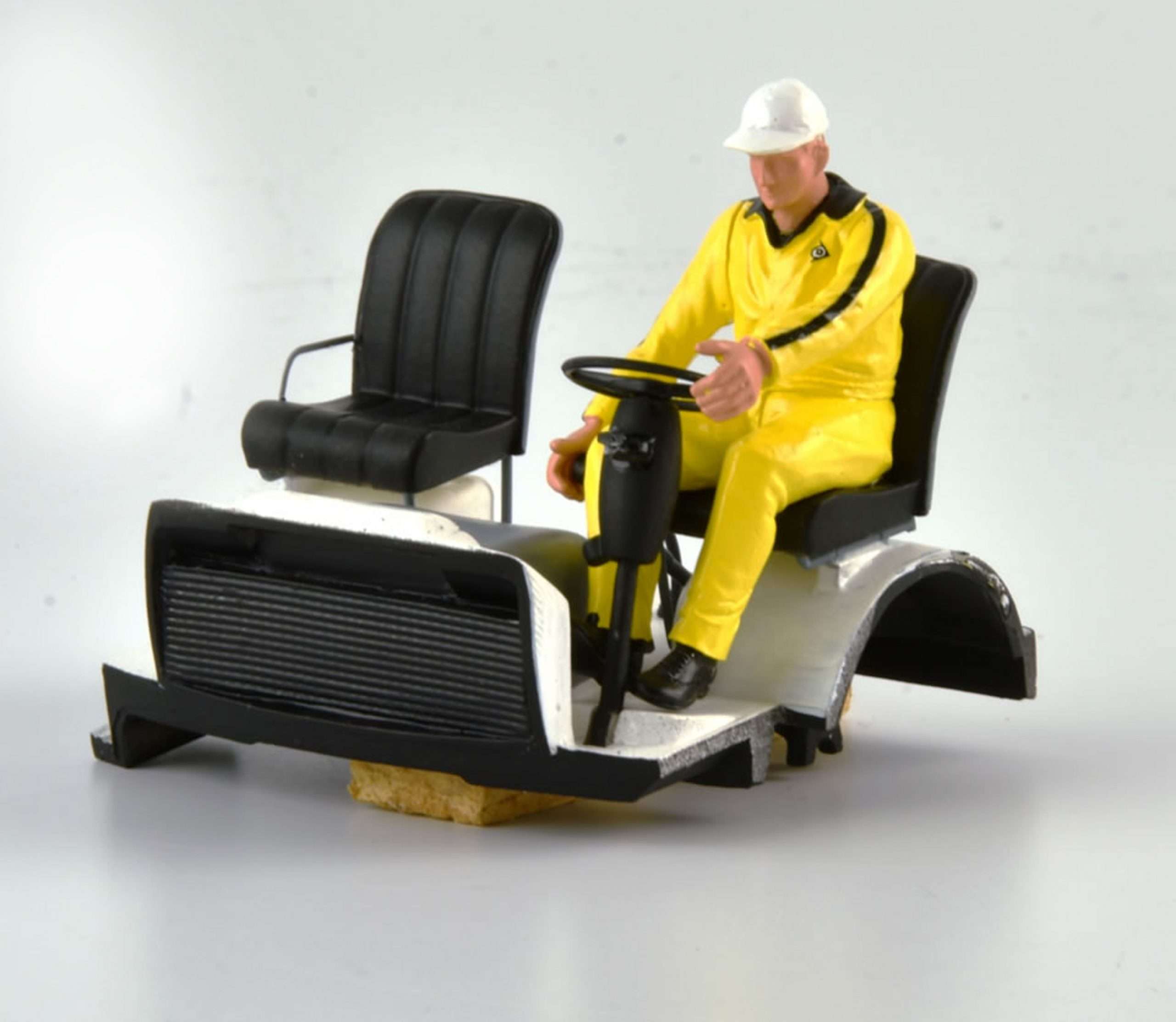 LE MANS miniatures Peugeot J7 Dunlop8 LE MANS miniatures Peugeot J7 Dunlop8