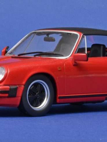 18KK scale Porsche 911 SC 1983 1