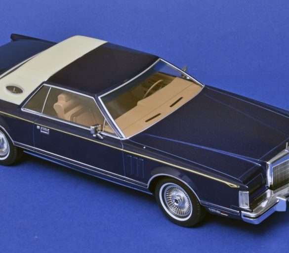 18MCG Lincoln MKV 1977 1
