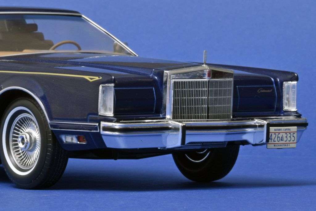 18MCG Lincoln MKV 1977 4