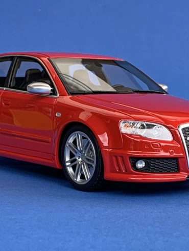 118 OttOmobile Audi RS4 B7