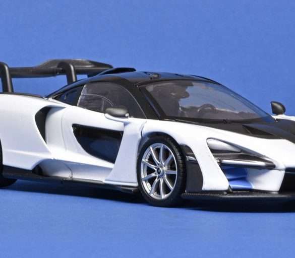 124 MotorMax McLaren Senna