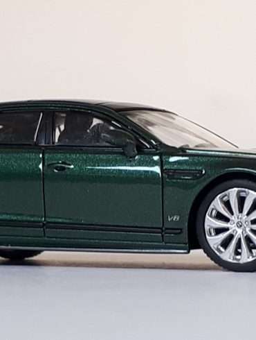 164 Mini GT Bentley Flying Spur 1
