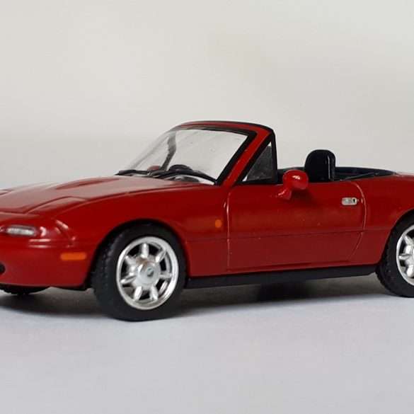 164 Mini GT Eunos Roadster 1