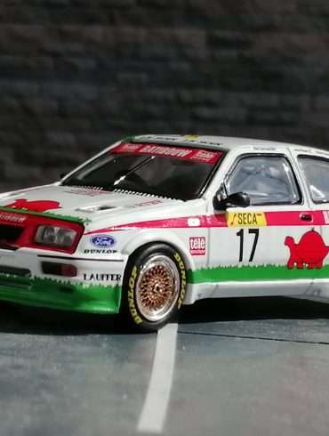 164 Tarmac Works Ford Sierra RS500 Cosworth