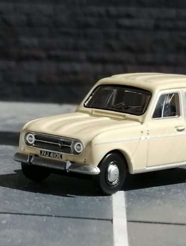 176 Oxford Diecast Renault 4