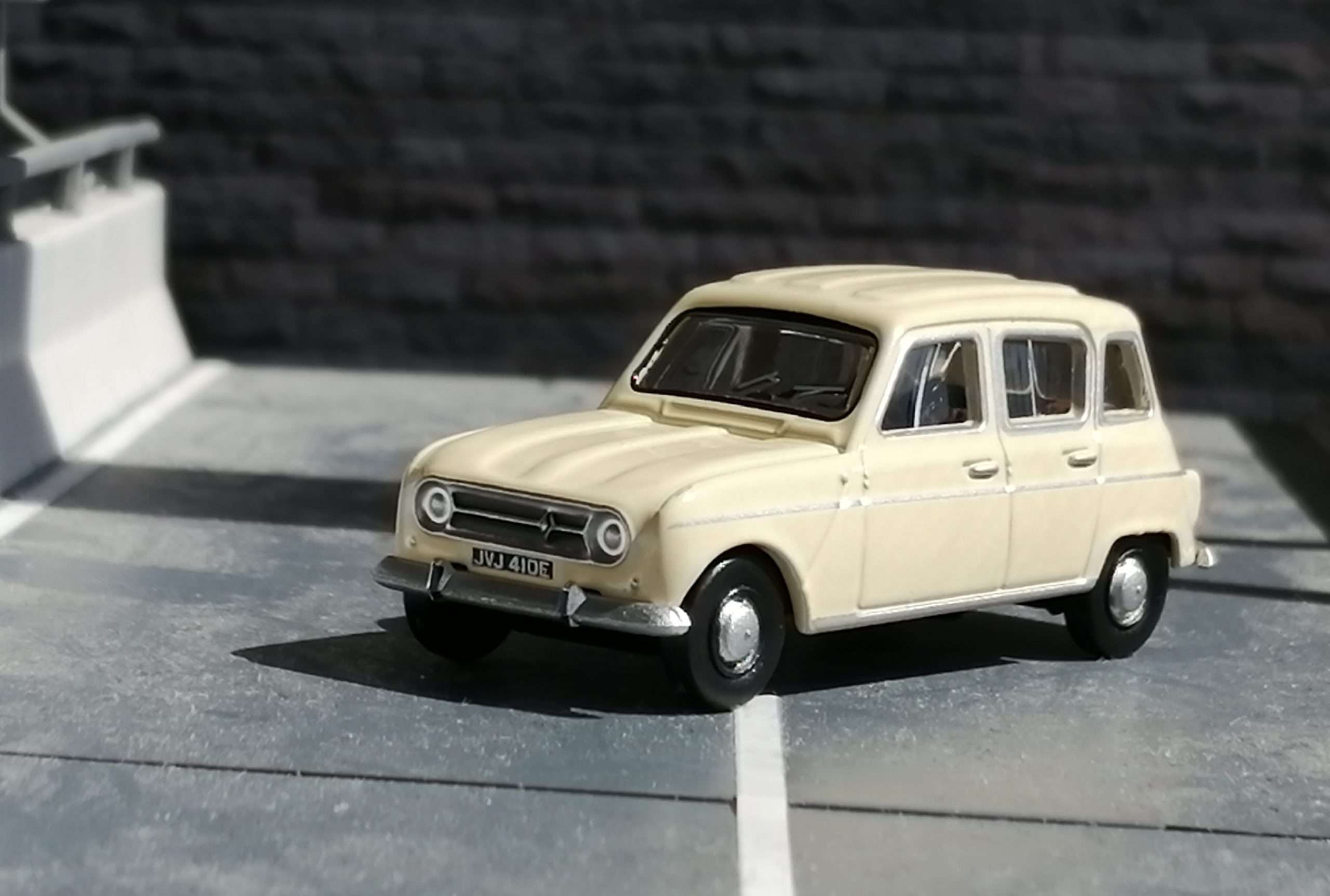176 Oxford Diecast Renault 4