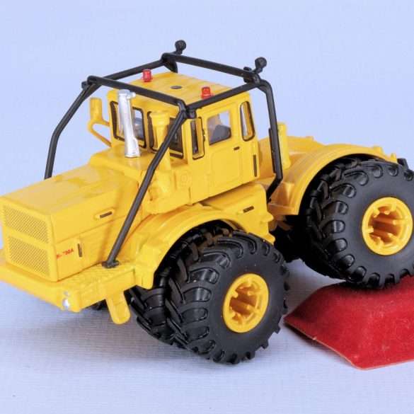 187 Schuco Kirovets 8wiel