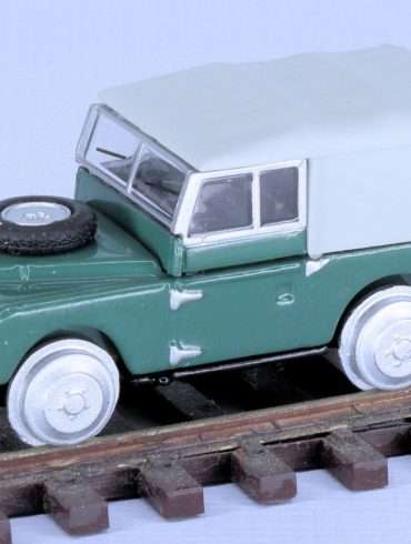 187 Schuco Land Rover rail