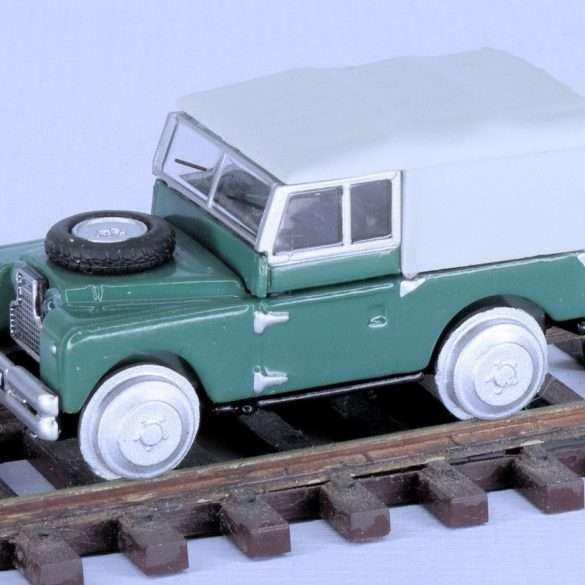 187 Schuco Land Rover rail