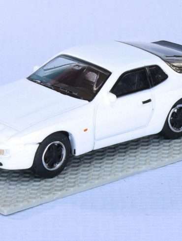 187 Schuco Porsche 944