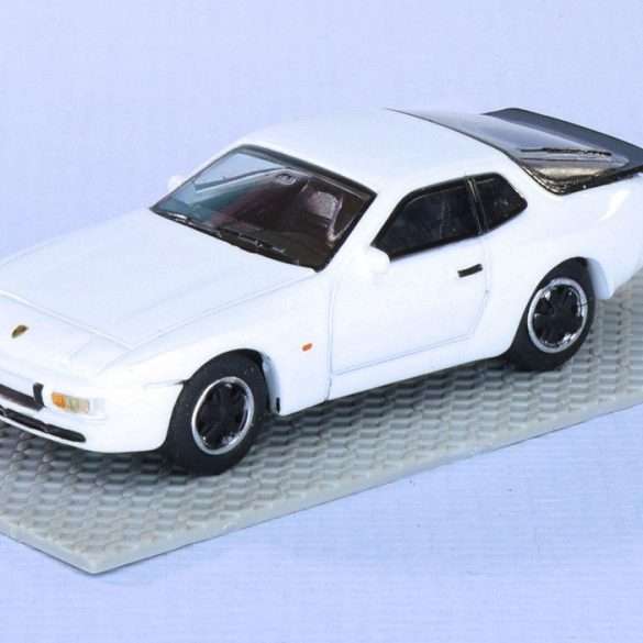 187 Schuco Porsche 944