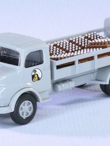 187 Wiking Begin des Jet Alters Mercedes Benz Kurzhauber Schultheiss