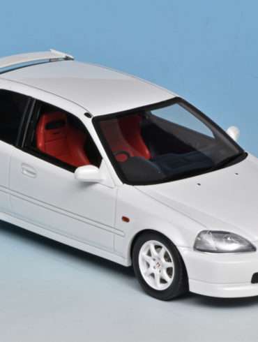 118 OttOmobile Honda Civic EK9 Type R rechts