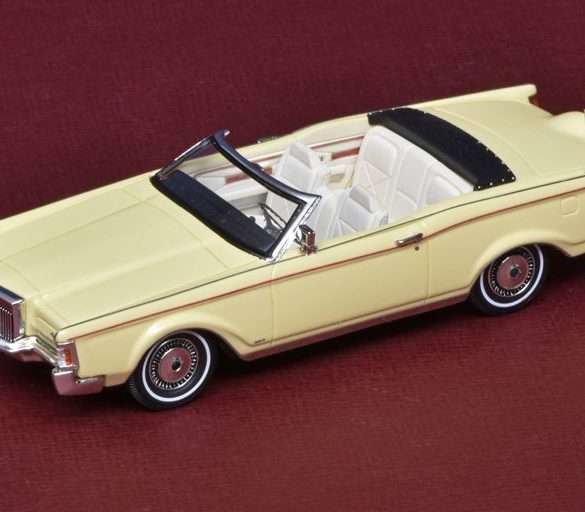 43GIM Lincoln Continental Mark III conv 1971 2