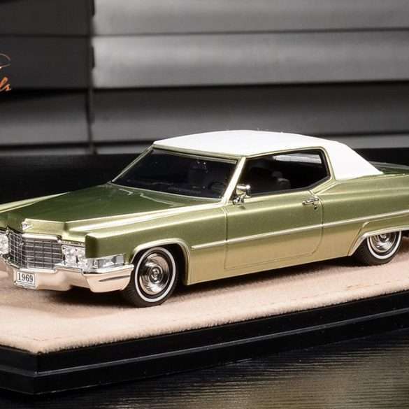 43Stamp CadillacCoupeDeville 1969 Gold STM69603 1
