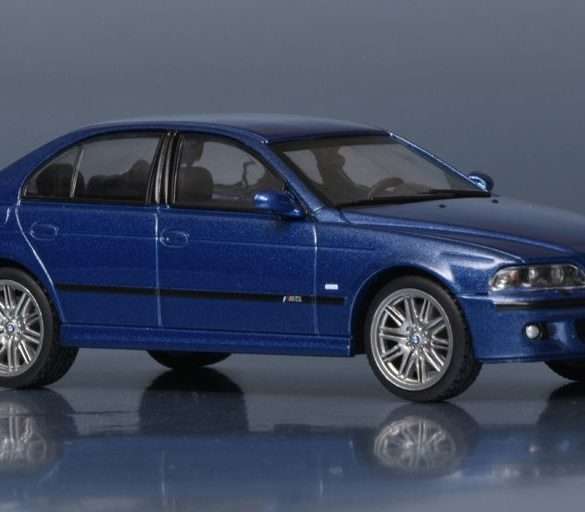 43solido BMW M5 E39 1