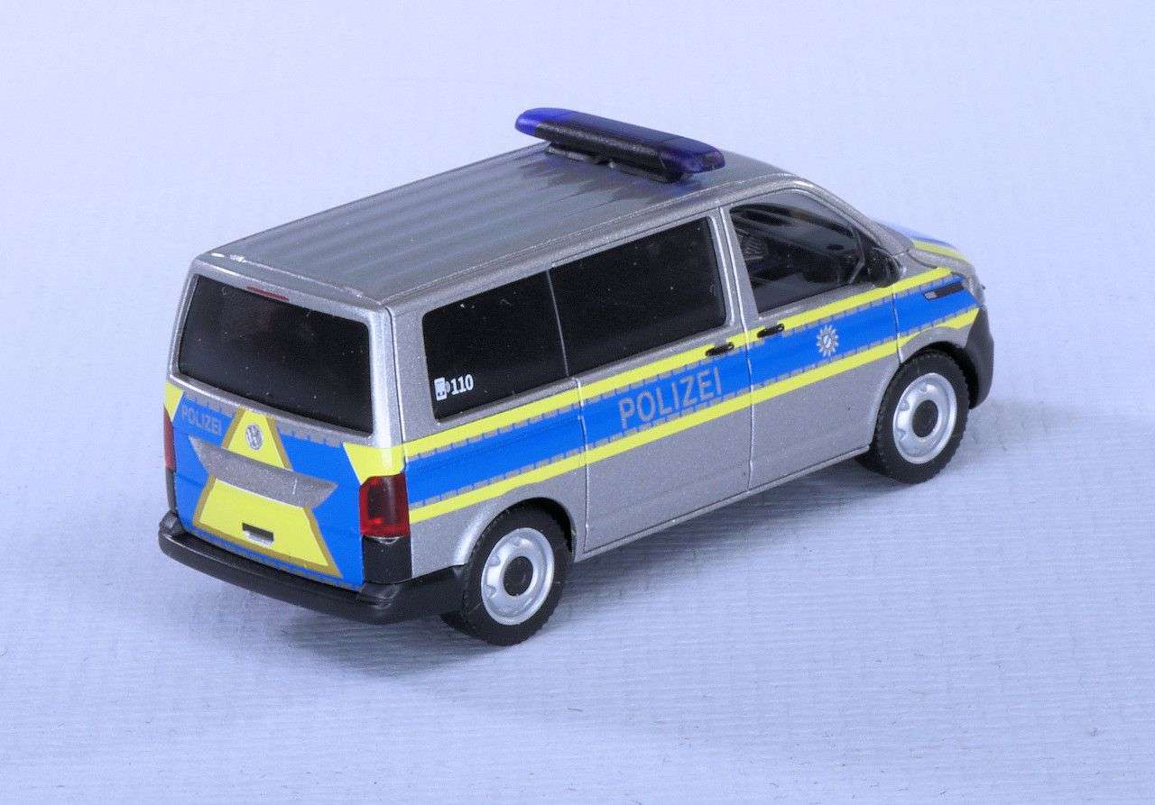 187 Herpa Volkswagen T6.1 Polizei Muenchen achter