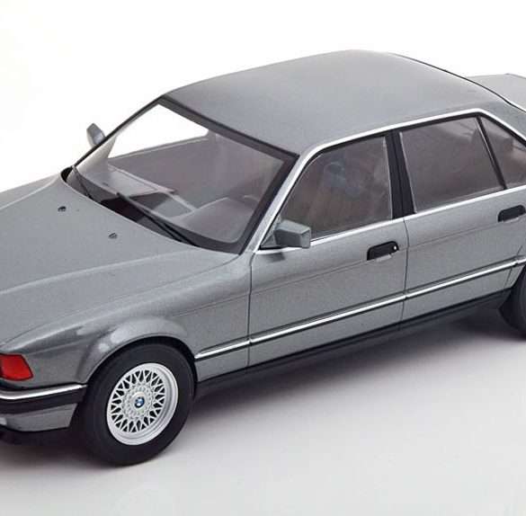 118 MCG BMW 740i E32