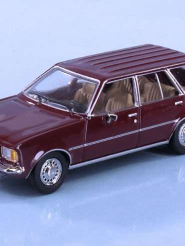 187 PCX87 Opel Rekord D CarAVan