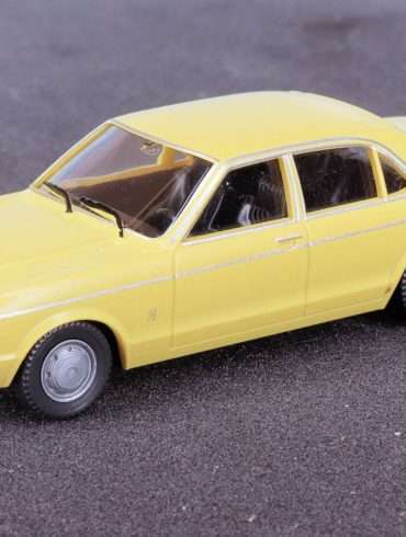 187 Wiking Ford Granada Mk1 geel