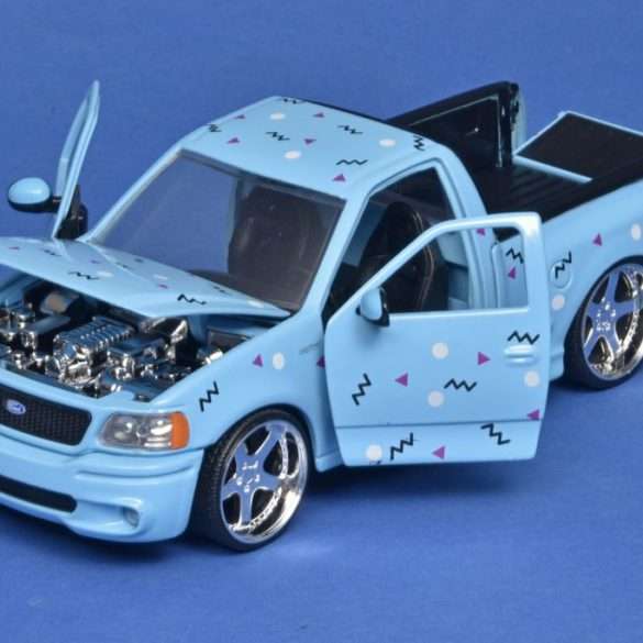 24jada Ford F 150 SVT Lightning 1999 3