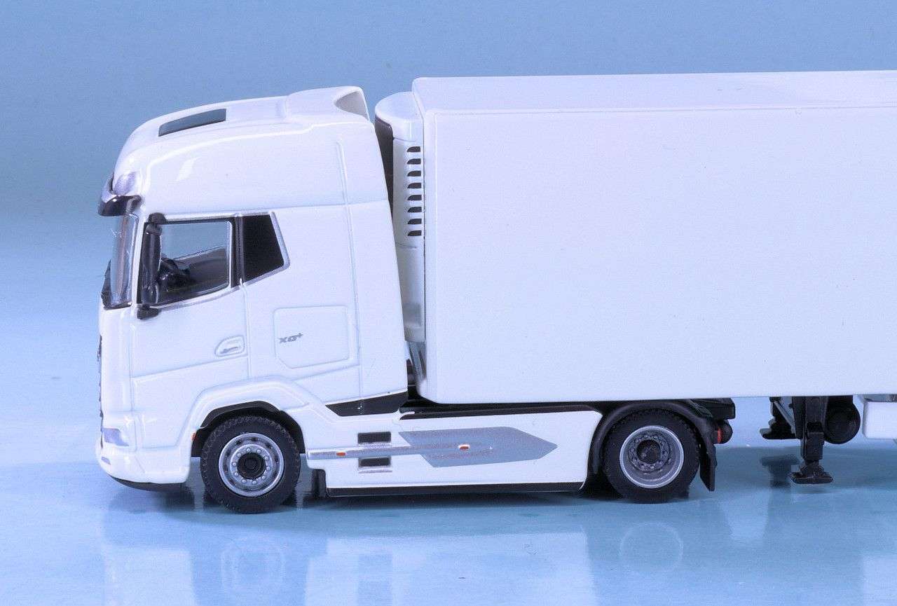 187 Tekno DAF XG zijaanzicht