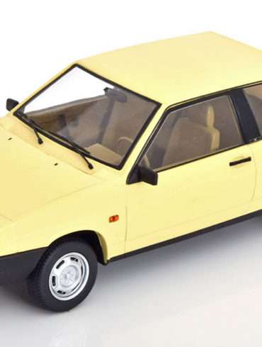 118 Premium Scale Models Lada 2108 Samara 1987