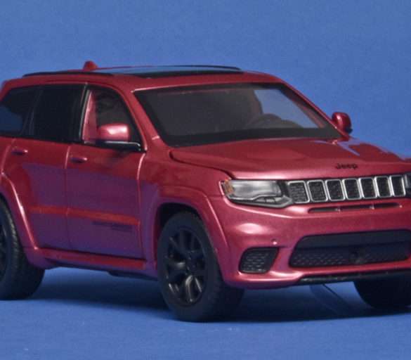 132 Tayumo Jeep Grand Cherokee