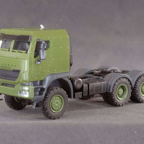 187 Herpa Iveco Trakker Military