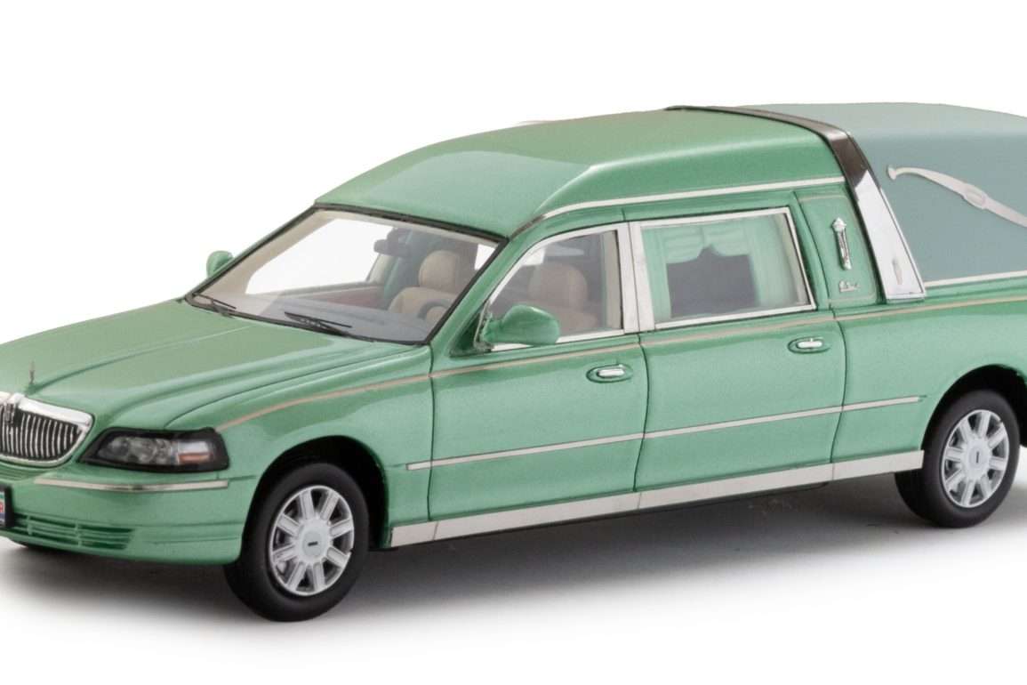 43Esval Lincoln Towncar EagleCoachCo hearse v1 2009 1