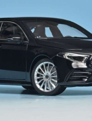 118 Norev Mercedes Benz A Klasse 2018