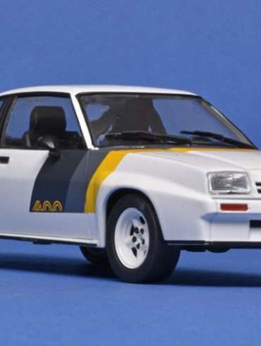 24WhiteBox Opel Manta B 400 1
