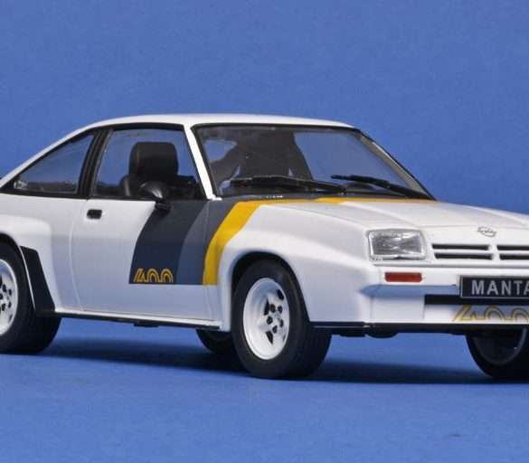24WhiteBox Opel Manta B 400 1
