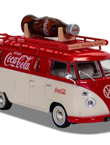 43Corgi coca cola vw camper giant coke bottle cc02740 2
