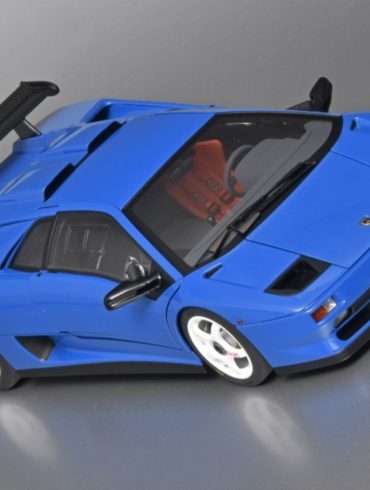 118 AutoArt Lamborghini Diablo SV R 1996